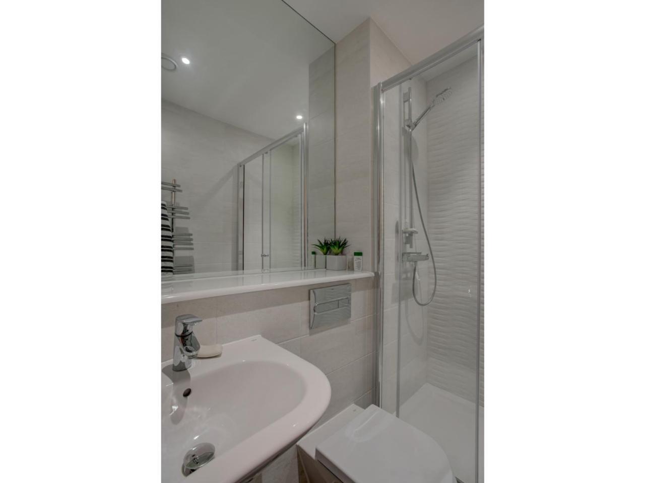 Stylish And Charming Apt For Up To 4, Apartment Manchester