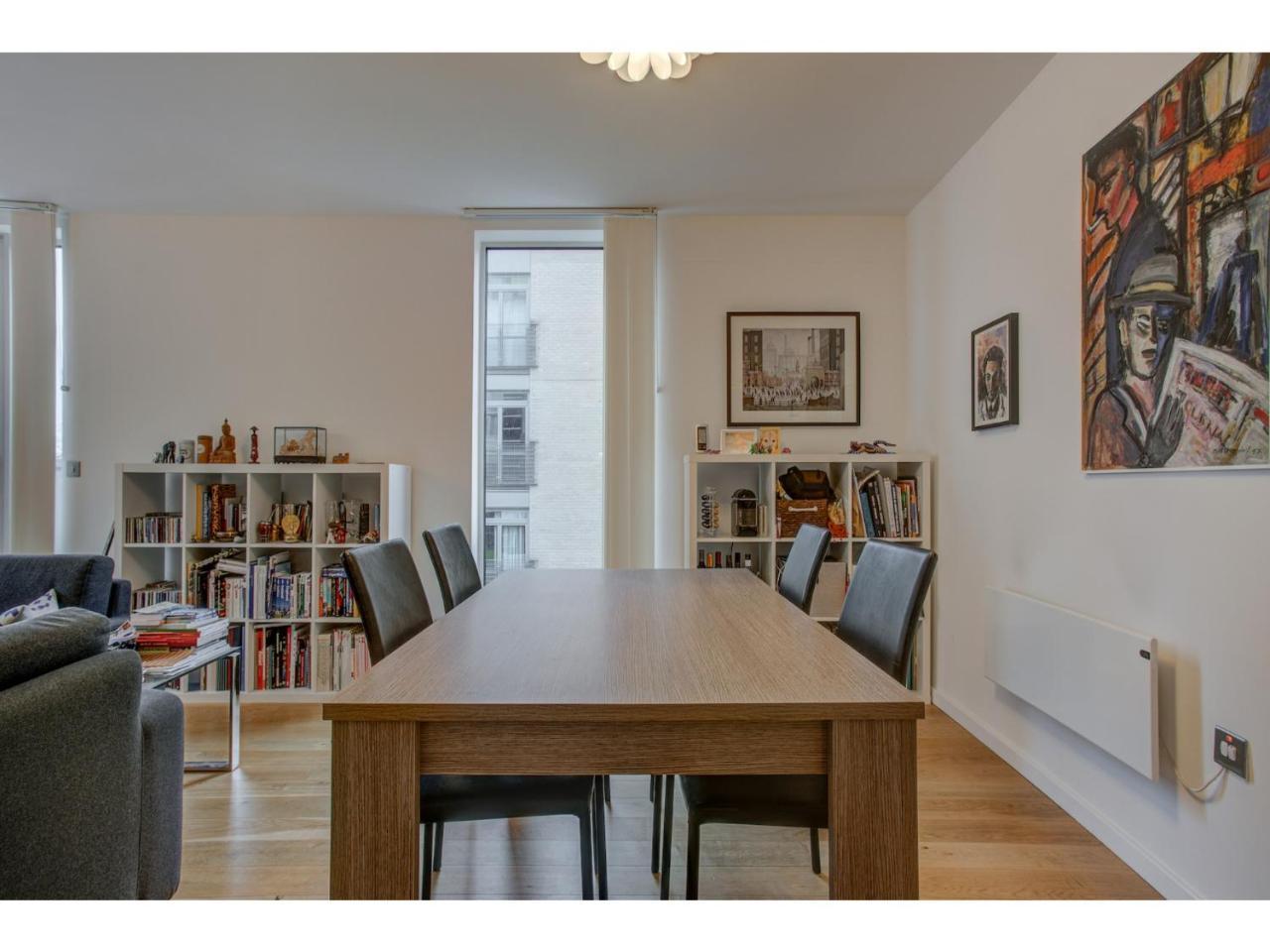 Apartment Stylish And Charming Apt For Up To 4,