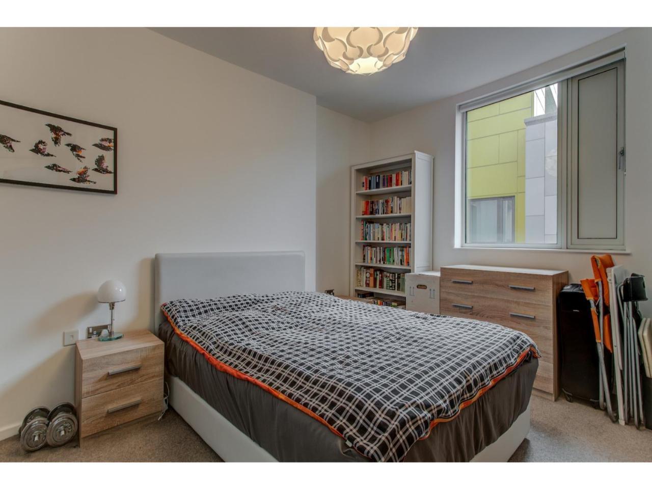 Stylish And Charming Apt For Up To 4, *